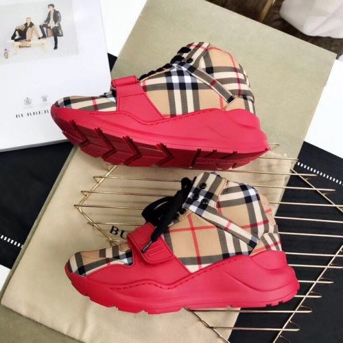 Burberry Shoes 003